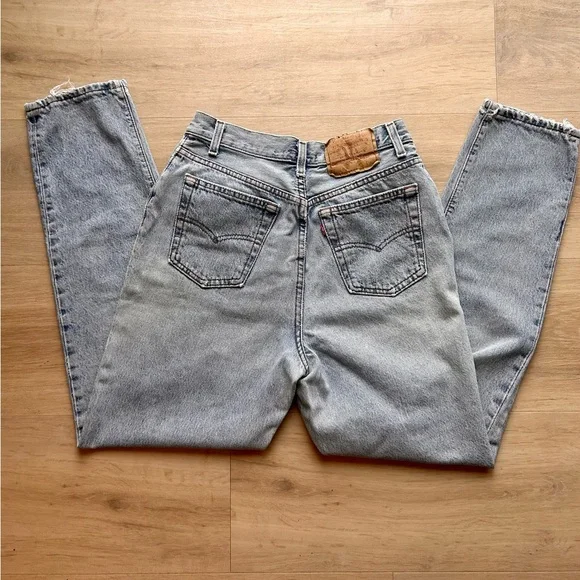 Vintage Levi’s 501 Button fly Jeans Light Wash Distressed Straight Leg 11 Cotton - Picture 2 of 7